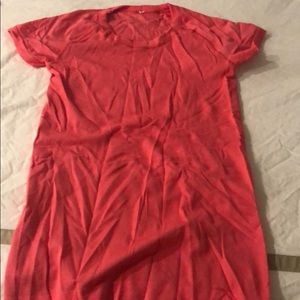 Lulu lemon short sleeve shirt
